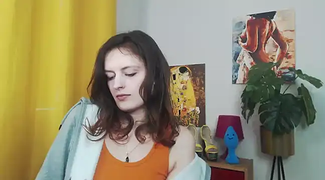 juicyNadine online show from March 6, 2025, 9:25 am