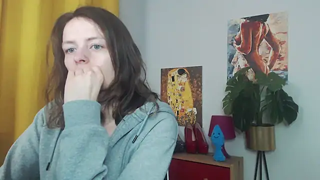 juicyNadine online show from October 8, 2025, 4:47 am