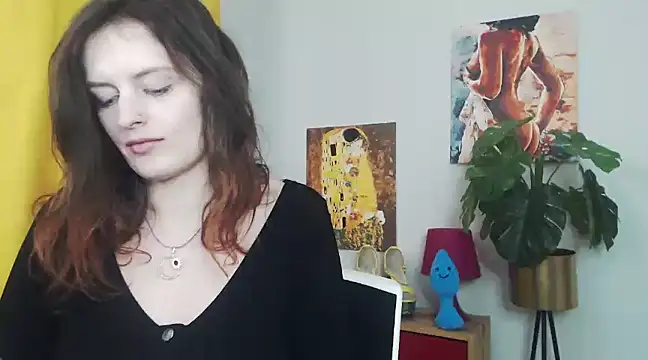 juicyNadine online show from March 15, 2025, 10:35 am