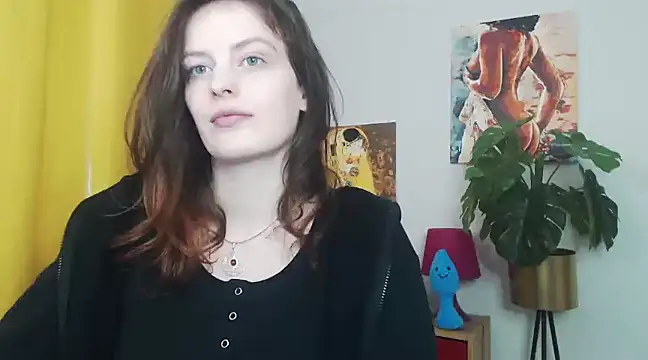 juicyNadine online show from March 14, 2025, 9:24 am