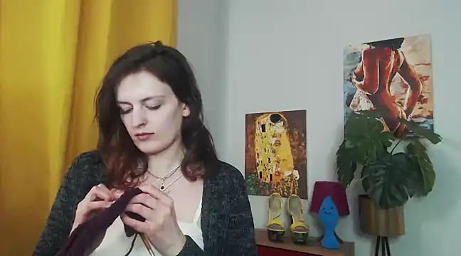 juicyNadine online show from February 28, 2025, 12:31 pm