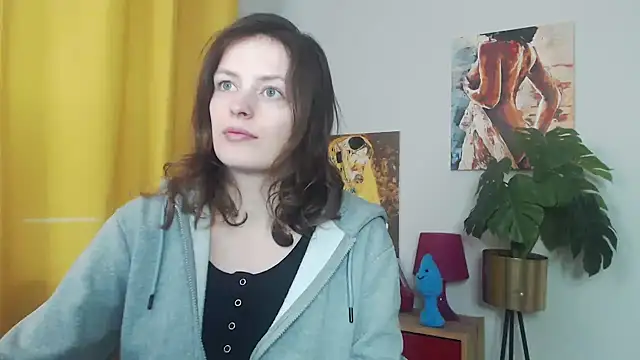 juicyNadine online show from November 16, 2025, 7:24 am