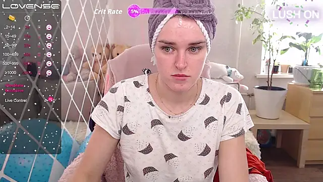 Snapshot of Bella__Swoon chatting on September 17, 2025, 4:47 am Bella Swoon online show from September 17, 2025, 4:47 am
