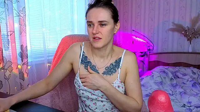 Bella  Swoon online show from February 7, 2026, 4:09 am