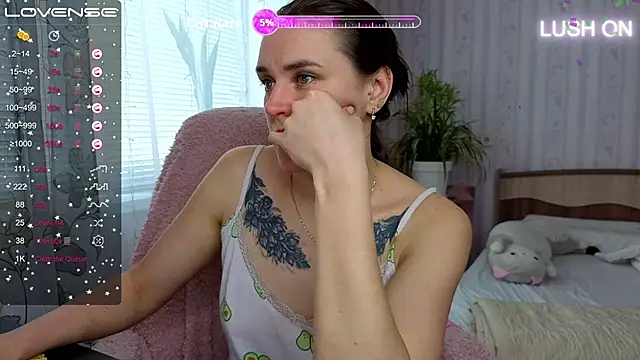 Bella  Swoon online show from January 6, 2026, 8:51 am