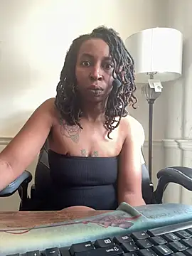 LeyaHoneybuns online show from February 19, 2025, 7:16 pm