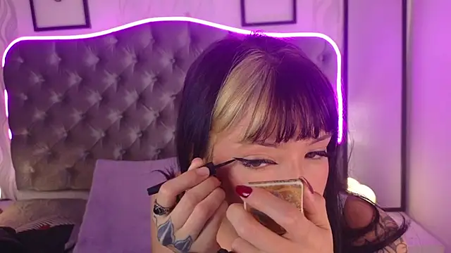 Snapshot of mmoonlightt_ chatting on December 19, 2024, 2:02 pm mmoonlightt online show from December 19, 2024, 2:02 pm