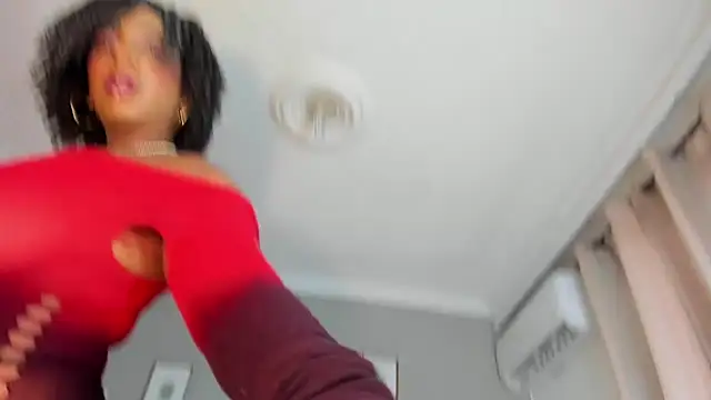 honeycknockerss online show from April 14, 2026, 9:20 pm