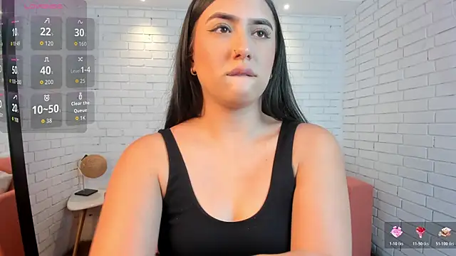 paulina sweett  online show from December 15, 2025, 1:28 pm