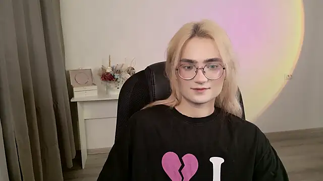 CuteYukiKun online show from March 27, 2026, 1:03 am