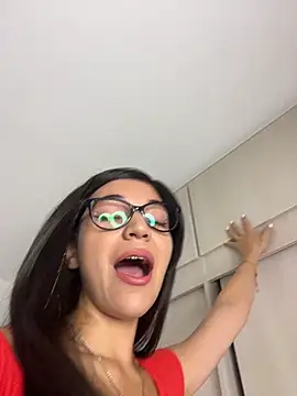 uniquerossie online show from February 1, 2026, 6:55 am