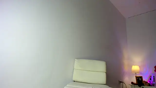 shantallhotxx online show from April 16, 2026, 6:47 am