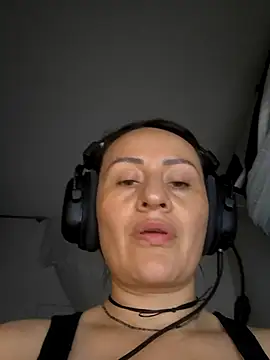 LuisaFernanda170823 online show from March 9, 2026, 11:03 am