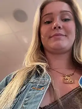 lexi luv online show from March 7, 2025, 11:05 pm