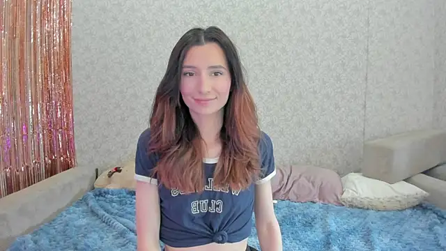 crystalnut online show from February 4, 2025, 4:15 am