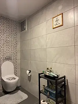 h0rniecollege online show from December 18, 2025, 10:19 am