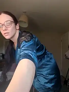 Snapshot of cumonveronica chatting on April 5, 2026, 7:48 am cumonveronica online show from April 5, 2026, 7:48 am