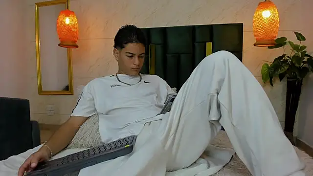 Snapshot of Levy_Steve chatting on October 12, 2025, 3:30 am Levy Steve online show from October 12, 2025, 3:30 am