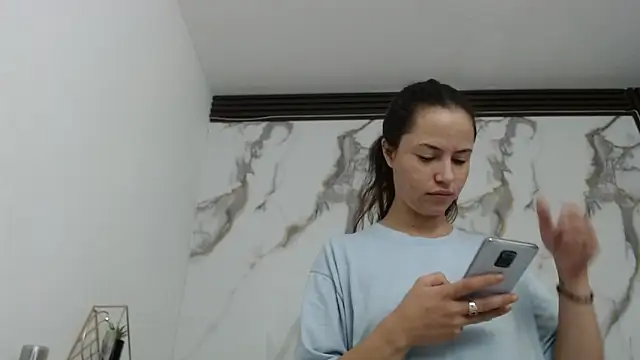 Lindsey8 online show from March 27, 2026, 12:17 pm