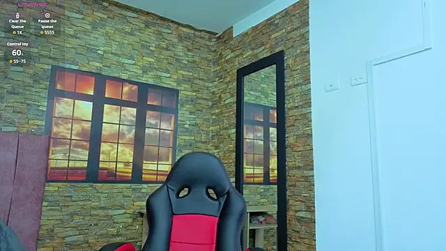 daniela xue online show from October 15, 2025, 9:01 pm