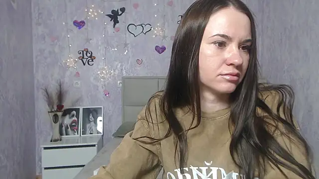 Snapshot of KaraCriegs chatting on March 1, 2025, 6:21 pm KaraCriegs online show from March 1, 2025, 6:21 pm