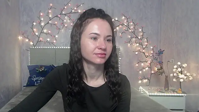 Snapshot of KaraCriegs chatting on April 22, 2026, 5:31 pm KaraCriegs online show from April 22, 2026, 5:31 pm