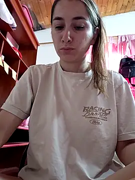 Iris love18 online show from May 24, 2026, 2:39 pm