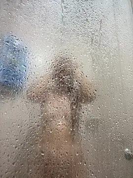 Snapshot of Iris_love18 chatting on March 18, 2025, 11:44 am Iris love18 online show from March 18, 2025, 11:44 am