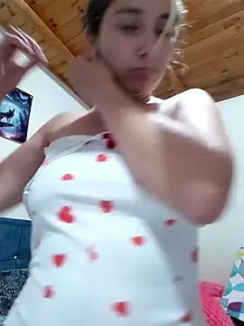 Iris love18 online show from May 9, 2026, 4:16 am