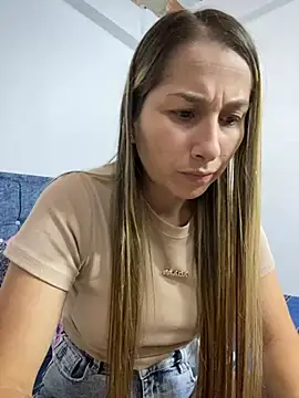 Snapshot of Iris_love18 chatting on September 28, 2025, 6:26 pm Iris love18 online show from September 28, 2025, 6:26 pm