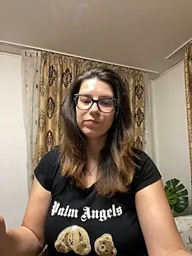 NadiraNoor online show from March 18, 2026, 11:27 pm