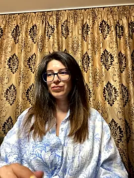 NadiraNoor online show from May 23, 2026, 11:15 pm