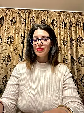 NadiraNoor online show from April 26, 2026, 10:29 pm