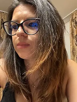 NadiraNoor online show from March 17, 2026, 4:10 pm