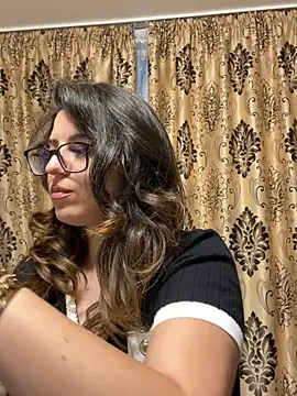 NadiraNoor online show from May 14, 2026, 3:14 am