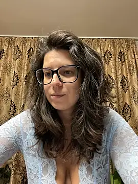 Snapshot of NadiraNoor chatting on July 5, 2026, 10:38 pm NadiraNoor online show from July 5, 2026, 10:38 pm