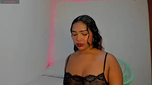 Snapshot of Maya_Graham chatting on September 30, 2025, 4:07 am Maya Graham online show from September 30, 2025, 4:07 am