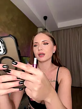 AvaGianna online show from November 19, 2025, 4:29 pm