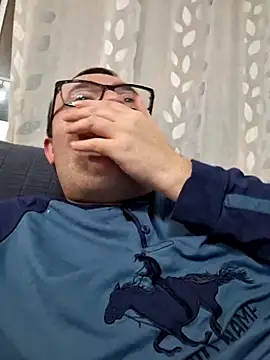 Javier bear online show from December 14, 2025, 9:42 pm