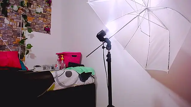 MaidenGame online show from December 2, 2025, 3:58 pm