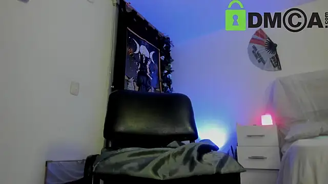 Lucyerobbie online show from March 10, 2025, 4:38 am