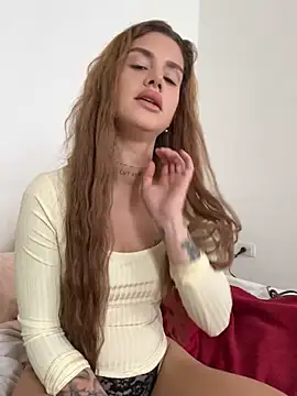 Snapshot of EmiliaCatalina chatting on March 22, 2026, 6:20 pm EmiliaCatalina online show from March 22, 2026, 6:20 pm