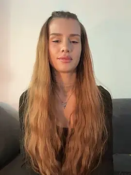 Snapshot of EmiliaCatalina chatting on June 29, 2026, 6:29 pm EmiliaCatalina online show from June 29, 2026, 6:29 pm