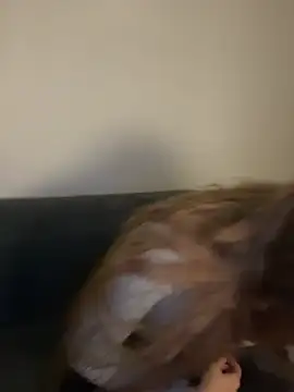 Snapshot of EmiliaCatalina chatting on April 1, 2026, 11:34 pm EmiliaCatalina online show from April 1, 2026, 11:34 pm