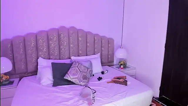 victoria cooper3 online show from January 15, 2026, 12:19 pm