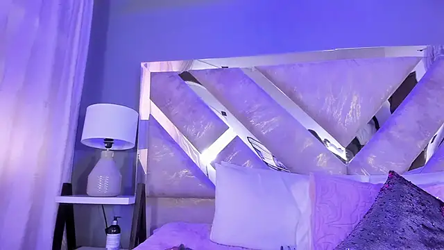 victoria cooper3 online show from March 14, 2025, 1:35 pm