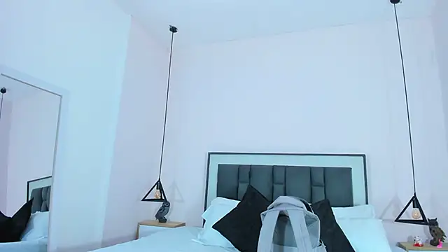 victoria cooper3 online show from November 17, 2025, 9:46 am