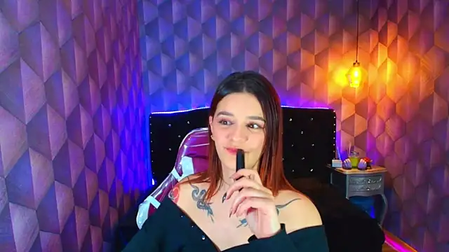 LiaHarryis online show from December 19, 2025, 6:43 pm