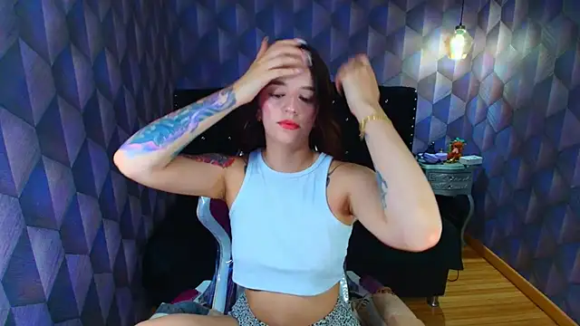 LiaHarryis online show from May 25, 2026, 6:17 pm