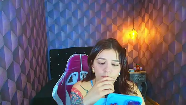 Snapshot of LiaHarryis chatting on March 10, 2026, 6:56 pm LiaHarryis online show from March 10, 2026, 6:56 pm